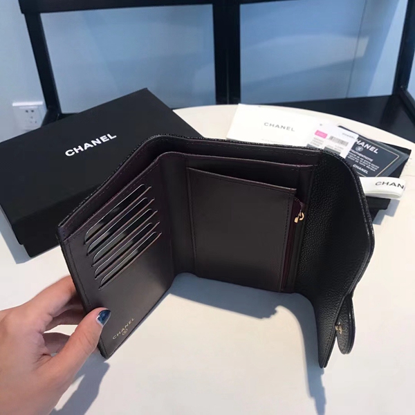 シャネル財布着用イメージ